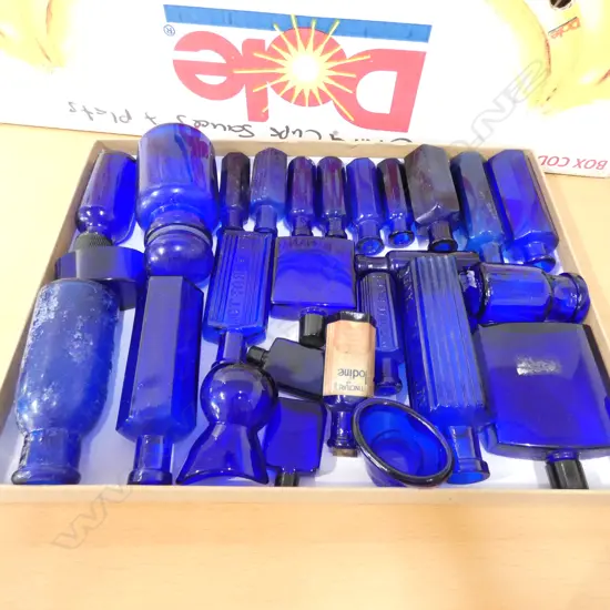 BOX SMALLBOX COBALT BLUE BOTTLES
