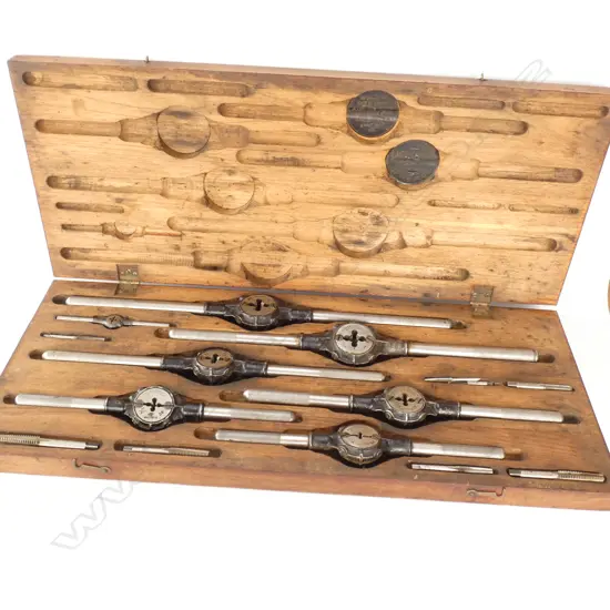 VINTAGE WHITWORTH TAP & DIE SET CASED L. 625MM