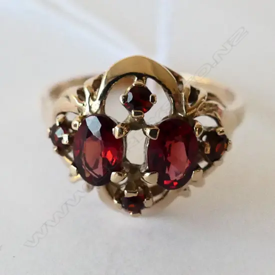9CT ARLMADINE GARNET RING