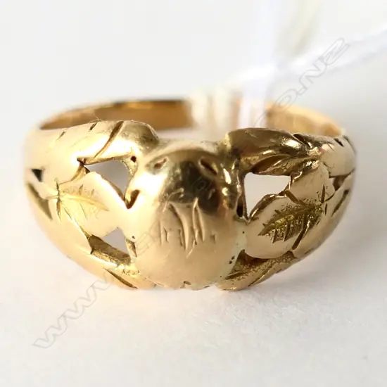 GOLD RING APPARENTLY MADE FROM WESTCOAST NUGGET 4.77gm