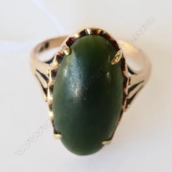 9CT GOLD AND POUNAMU RING