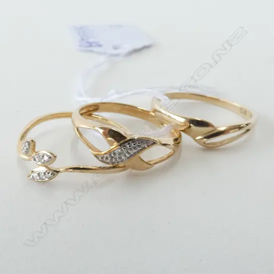 3 9CT GOLD RINGS 2.9 GRAMS TOTAL 