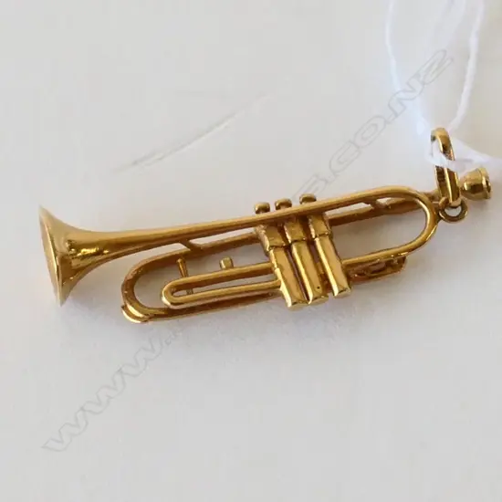 18K GOLD TRUMPET CHARM/PENDANT 3.04GM