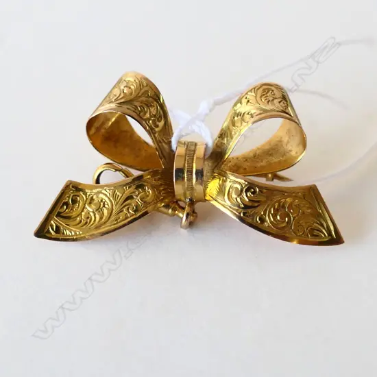 9CT GOLD BOW BROOCH 2.31gm