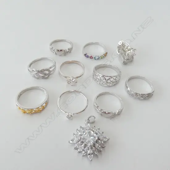 9 925 RINGS, PENDANT & EARRINGS 