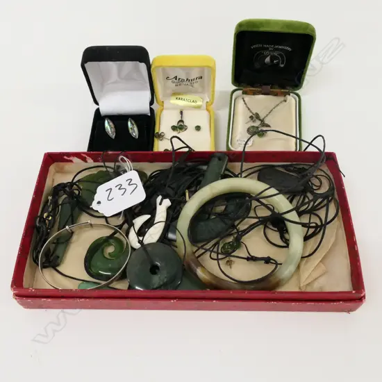 COLLECTION OF JADE PENDANTS, BRACELET, EARRINGS ETC