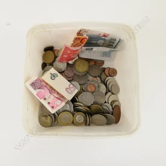 BOX LOT COINS & BANKNOTES