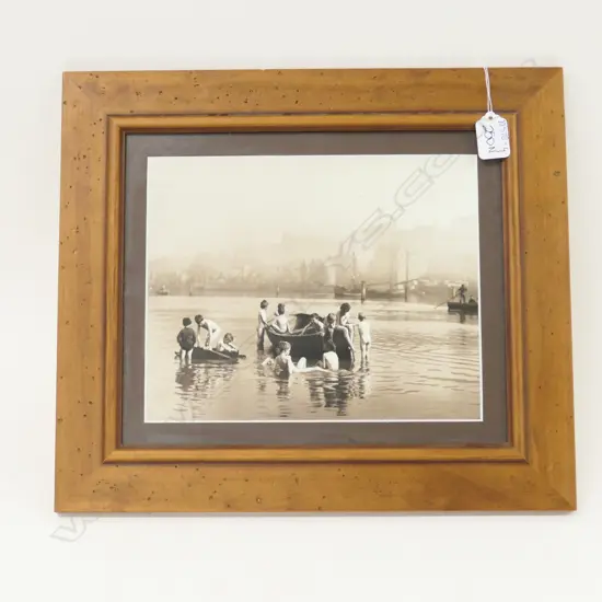 FRANK SUCLIFF, 'WATER RATS' PHOTOGRAPH, 345 X 395MM