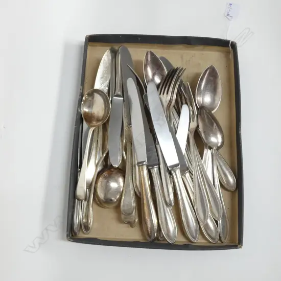 TRAY OF EP CUTLERY