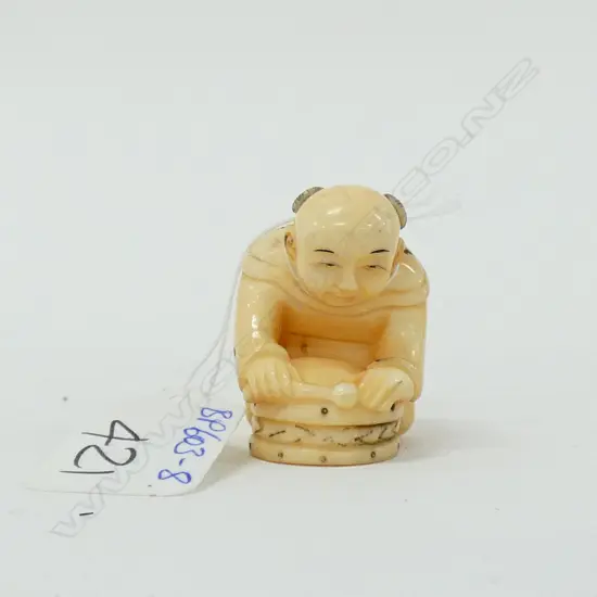 JAPANESE CARVED IVORY NETSUKE BOY W DRUM 