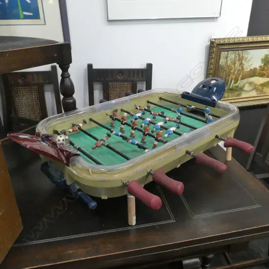 GOOD VINTAGE FOOSEBALL TABLE GAME