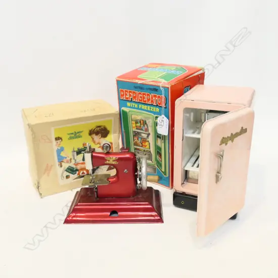 2 VINTAGE BOXED TOYS: JAPANESE TINPLATE...