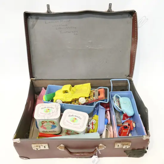 COLLECTION VINTAGE TOYS TINPLATE PLASTIC ETC