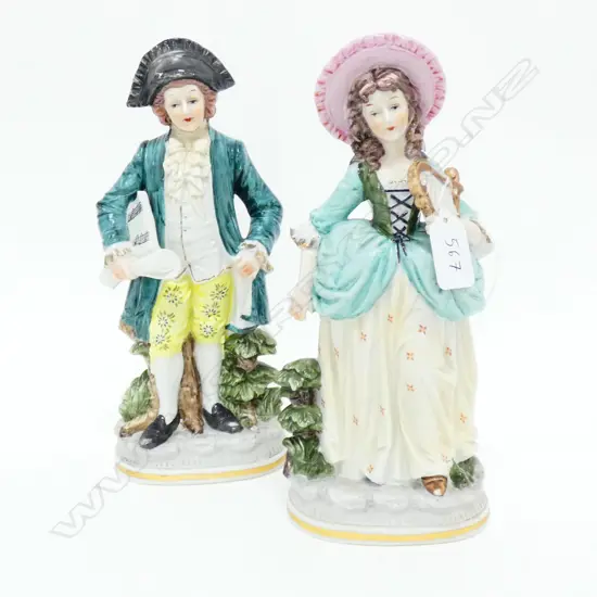 PAIR OF PORCELAIN FIGURES 