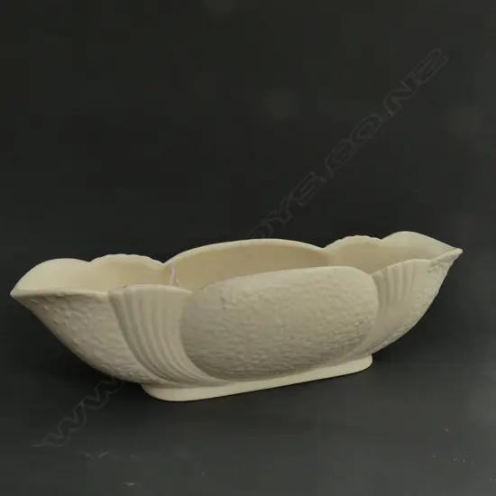 CROWN LYNN TROUGH VASE, H.80mm