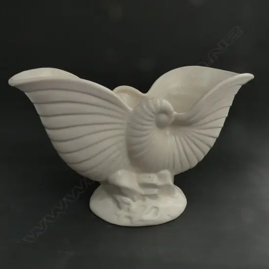 CROWN LYNN WHITE DBLE NAUTILUS VASE .560. L.290mm