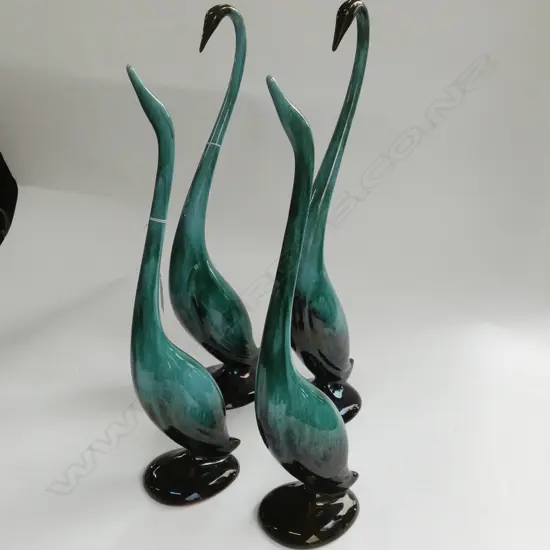 4 BLUE MOUNTAIN POTTERY GEESE H. 480MM