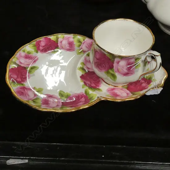 ROYAL ALBERT OLD ENGLISH ROSE TENNIS SET CUP & SAUCER