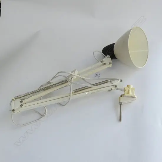 GOOD CLAMPING ANGLEPOISE LAMP, WHITE