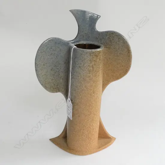 IAN WEBSTER NZ POTTERY SCULPTURAL VASE, 246MM