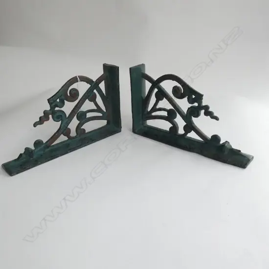 GOOD PAIR CAST IRON BOOKENDS, L. 265MM