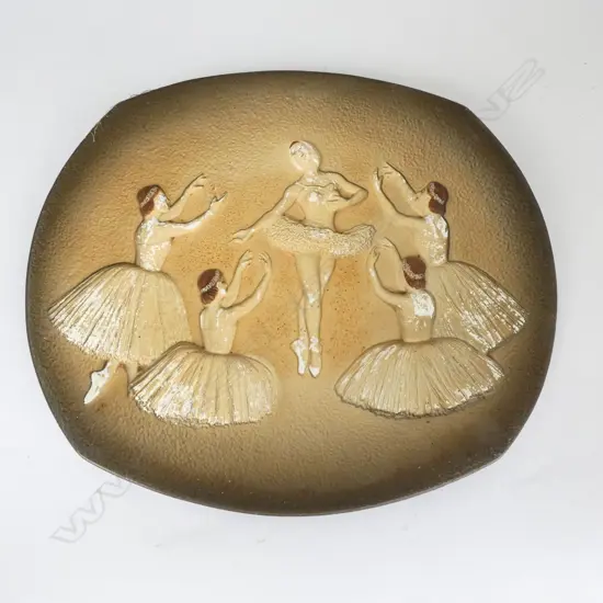 BOSSONS WALL PLAQUE, GOLD, BALLERINAS, 330MM
