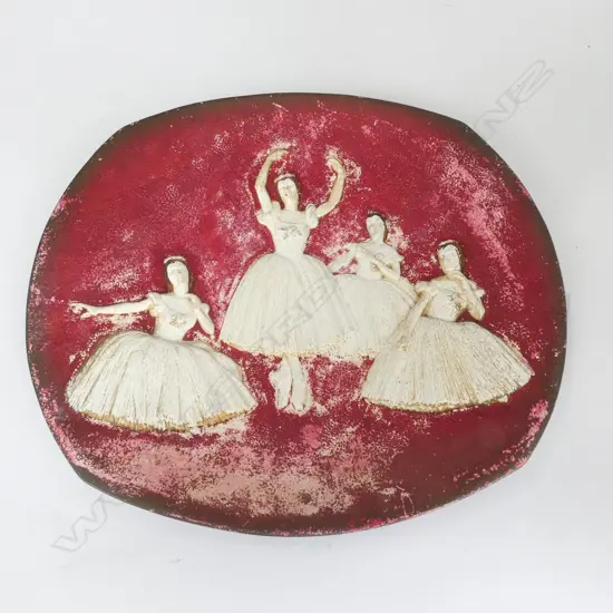 BOSSONS WALL PLAQUE, RED, BALLERINAS, 330MM