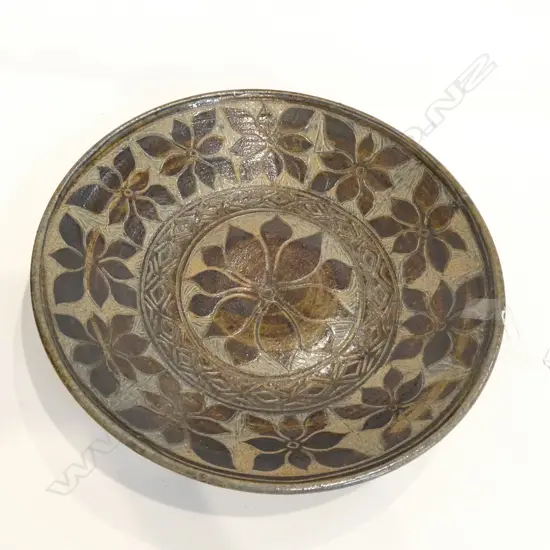 PAPUA NEW GUINEA STUDIO BOWL, JASON ABAKA, DIA. 350MM