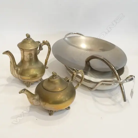 EP TRAY, DISH, 2 BRASS TEA / COFFEEPOTS