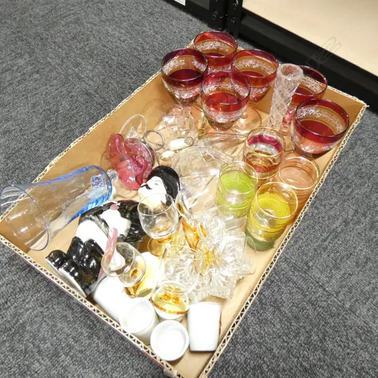 BOX LOT VINTAGE GLASSES ETC