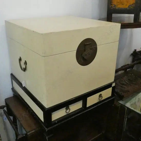 CONTEMPORARY CHINESE SIDE TABLE H. 620MM