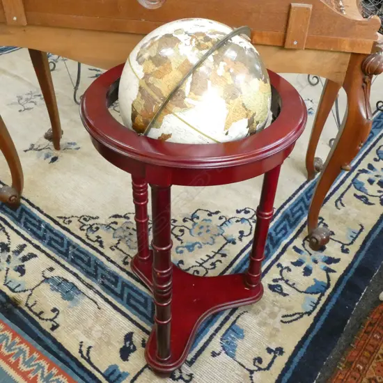 minor wear to base of goble