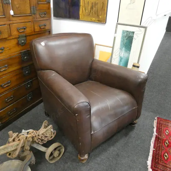 BROWN VINYL ARMCHAIR W. 900MM