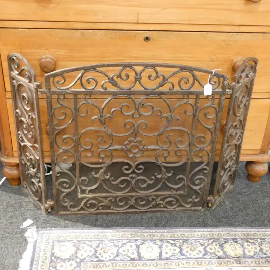 VINTAGE WROUGHT IRON SPARK / FIRE GUARD