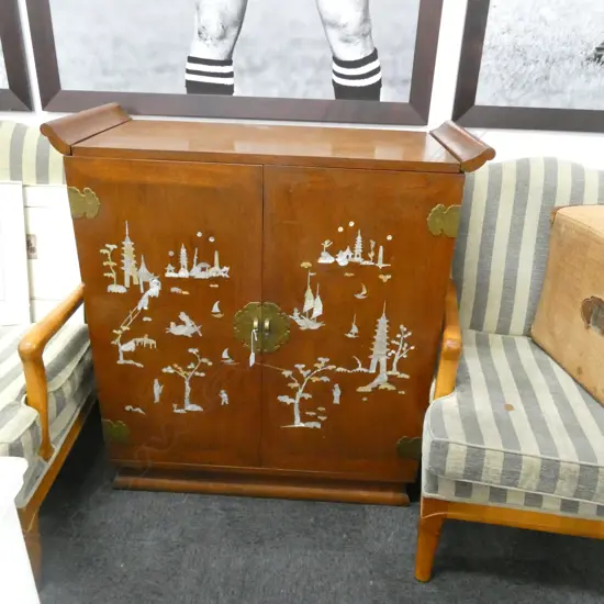 CHINESE MOP INLAY DRINKS CABINET W. 1010MM