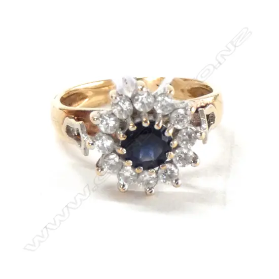 9CT BLUE AND WHITE STONE RING