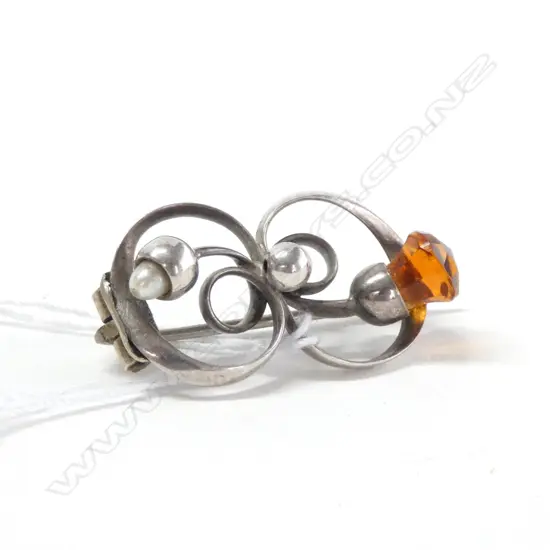 SILVER CITRINE AND PEARL BROOCH