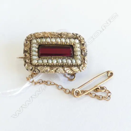 GOLD PLATED GEORGIAN PEARL AND CRYSTAL MOURNING BROOCH