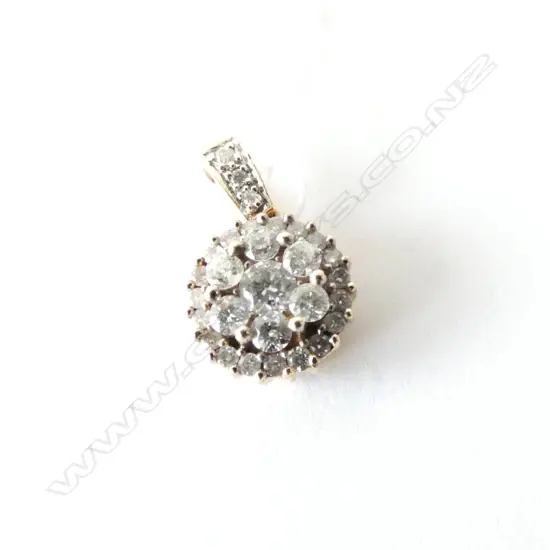 14K GOLD & DIAMOND PENDANT (V.APPROX 1CT tdw)