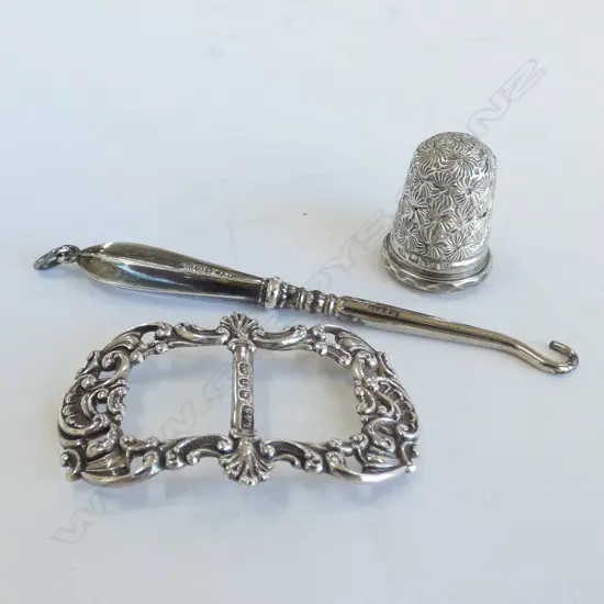 SILVER BUCKLE/SILVER BUTTON HOOK/2 SILVER THIMBLES