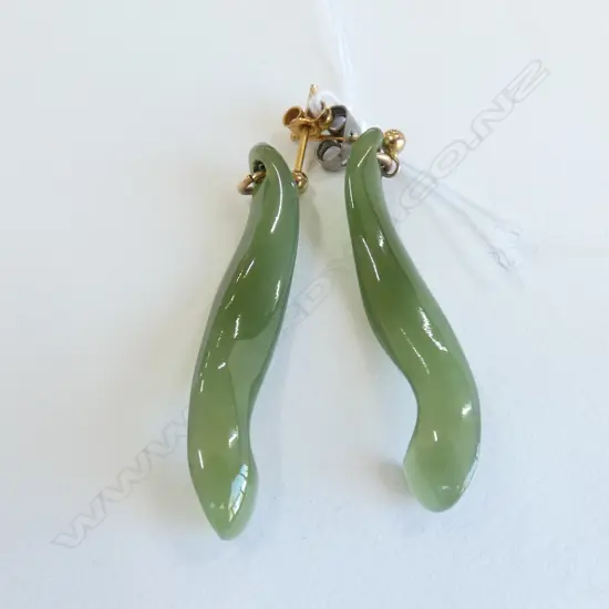 PAIR GREENSTONE EARRINGS