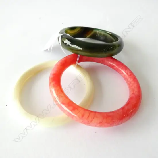 3 COLOURED BANGLES. AGATE ? JADE? DYED?