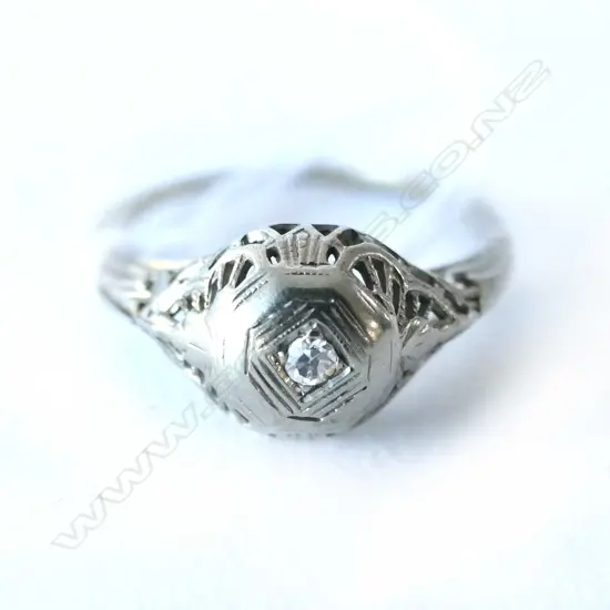 VINTAGE 18K WHITE GOLD & DIAMOND RING 1930's/40's