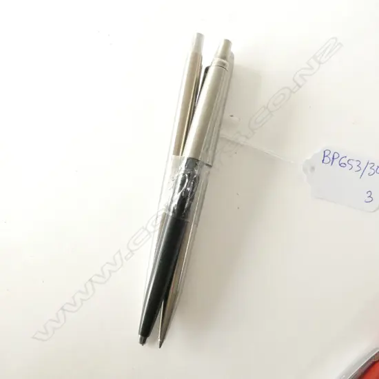 3 BALLPOINT PARKER PENS