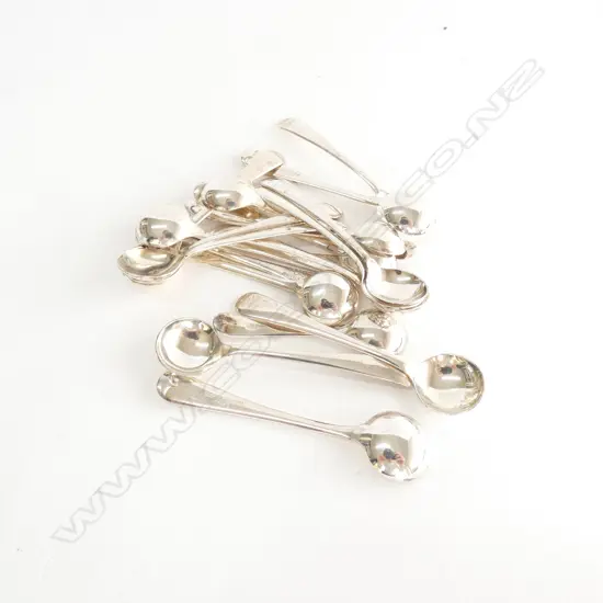 17 SILVER PLATE SALT SPOONS AS NEW