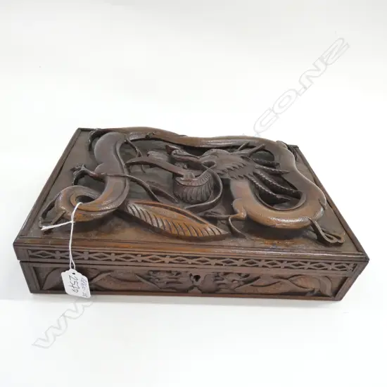 OLD ORIENTAL CARVED BOX FULL 3D DRAGON TO LID