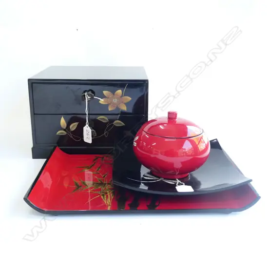 4 PCES LACQUER INCL. JEWELRY BOX 