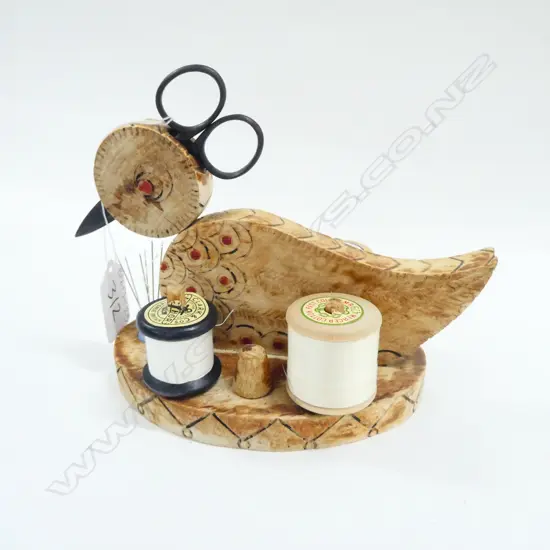 A FOLK ART DUCK SEWING CADDY L 180 MM