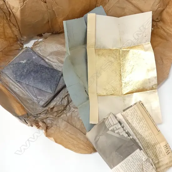 COLLECTION VINTAGE GOLD LEAF IN PAPER PACKETS