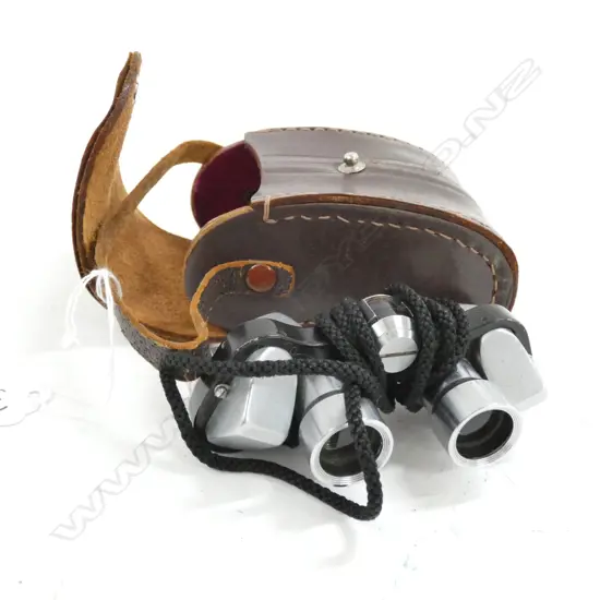 A CASED PR OF VINTAGE MINIATURE ZUIHO BINOCULARS